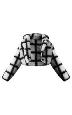 PrettyLittleThing Winter Coats & Jackets*Plus Check Borg Cropped Coat