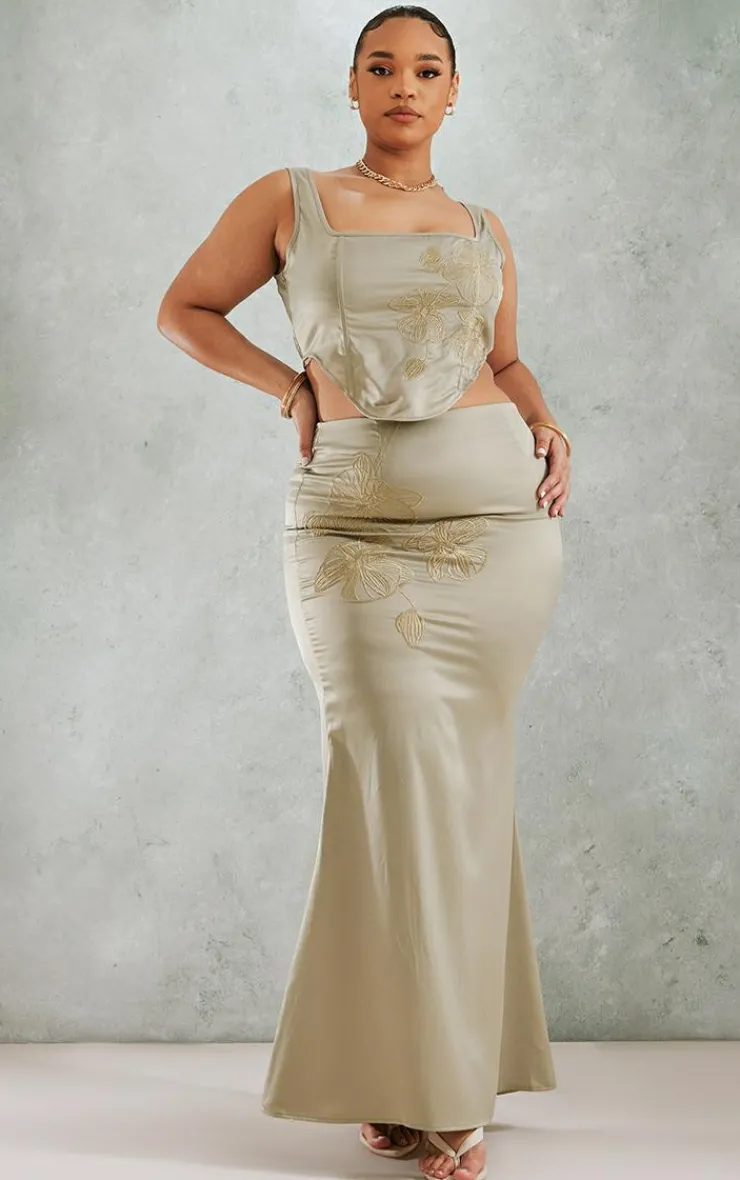 Outlet PrettyLittleThing Plus Embroidered Floral Satin Maxi Skirt Olive