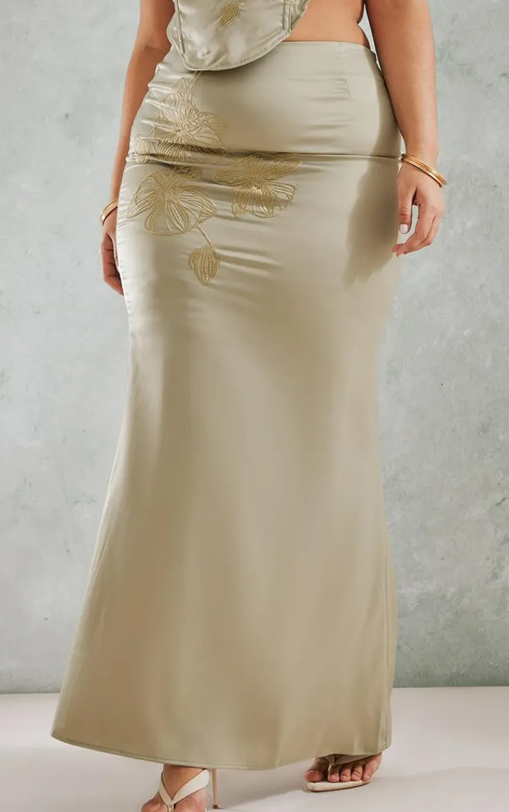 Outlet PrettyLittleThing Plus Embroidered Floral Satin Maxi Skirt Olive
