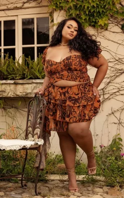 Online PrettyLittleThing Plus Underwired Ruched Chiffon Crop Top Orange