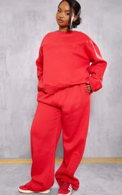 Hot PrettyLittleThing Plus Embossed Graphic Oversized Sweatshirt Red