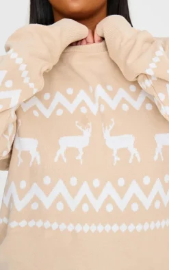 PrettyLittleThing Oversized Sweaters*Plus Oversized Fairisle Panel Christmas Sweater