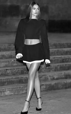 Best PrettyLittleThing Premium Woven Contrast Pleated Hem Mini Skirt Black