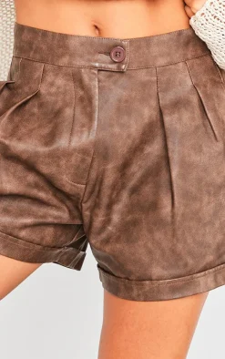 PrettyLittleThing Christmas Shop*Premium Washed Faux Leather Pleat Detail Shorts