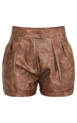 PrettyLittleThing Christmas Shop*Premium Washed Faux Leather Pleat Detail Shorts