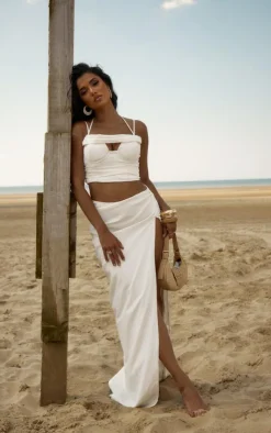 Outlet PrettyLittleThing Premium Textured Cup Detail Ruched Crop Top Cream