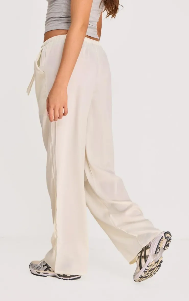 PrettyLittleThing Christmas Day Outfits*Premium Satin Low Rise Drawstring Pants