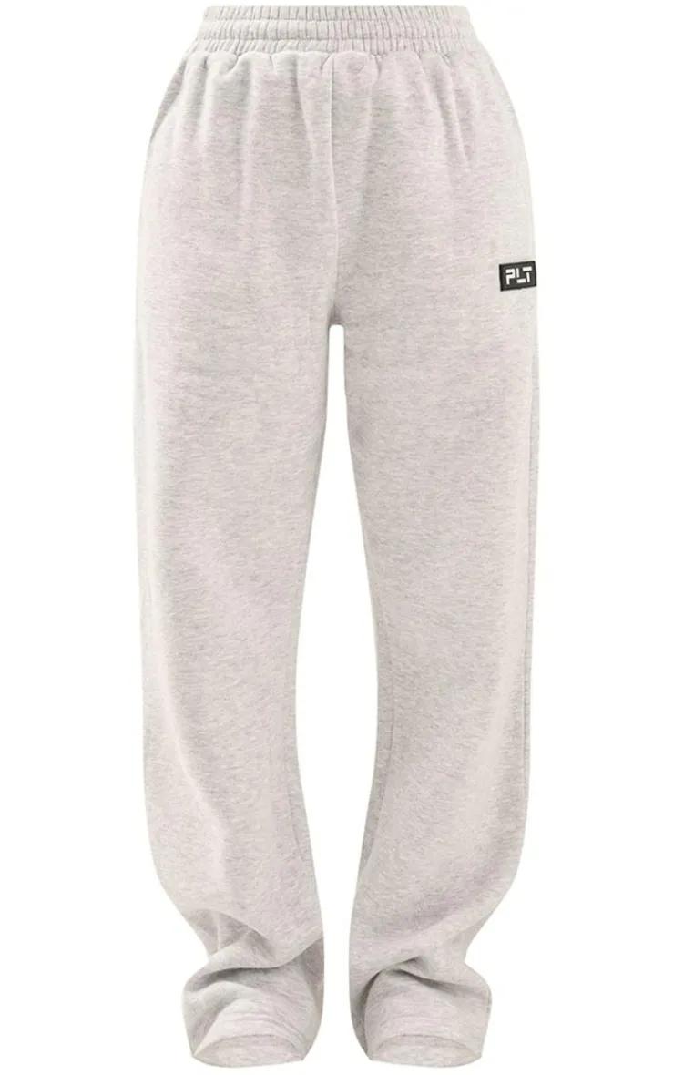 PrettyLittleThing Grey Sweatsuits*Logo Badge Detail Straight Leg Sweatpant