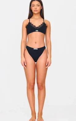PrettyLittleThing Stocking Stuffers*Badge Lace Trim Bra