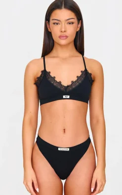 PrettyLittleThing Stocking Stuffers*Badge Lace Trim Bra