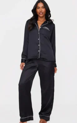 PrettyLittleThing Christmas Pajamas*Contrast Piping Satin Long PJ Set
