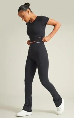 PrettyLittleThing Gym Leggings*Sport Metal Badge Sculpt High Waist Flare Pants