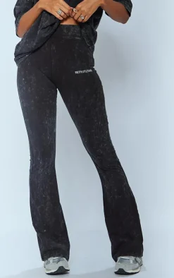 New PrettyLittleThing Print Washed High Waist Flared Pants Charcoal