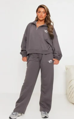Online PrettyLittleThing Logo Embroidered Wide Leg Sweatpants Charcoal