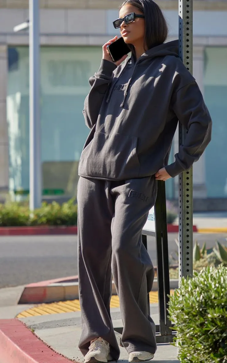 Best PrettyLittleThing Premium Embossed Wide Leg Sweatpants Charcoal