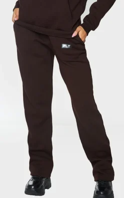 Discount PrettyLittleThing Badge Detailed Straight Leg Sweatpants Chocolate