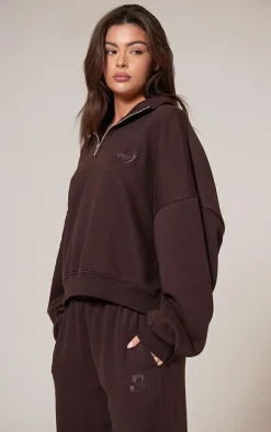 Outlet PrettyLittleThing Chocolate Half Zip Embroidered Sweatshirt Chocolate.