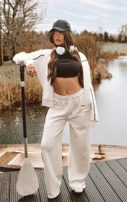 Sale PrettyLittleThing Contrast Piping Detail Straight Leg Sweatpants Cream