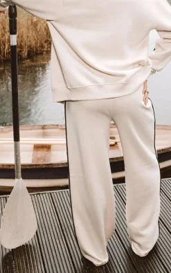 Sale PrettyLittleThing Contrast Piping Detail Straight Leg Sweatpants Cream