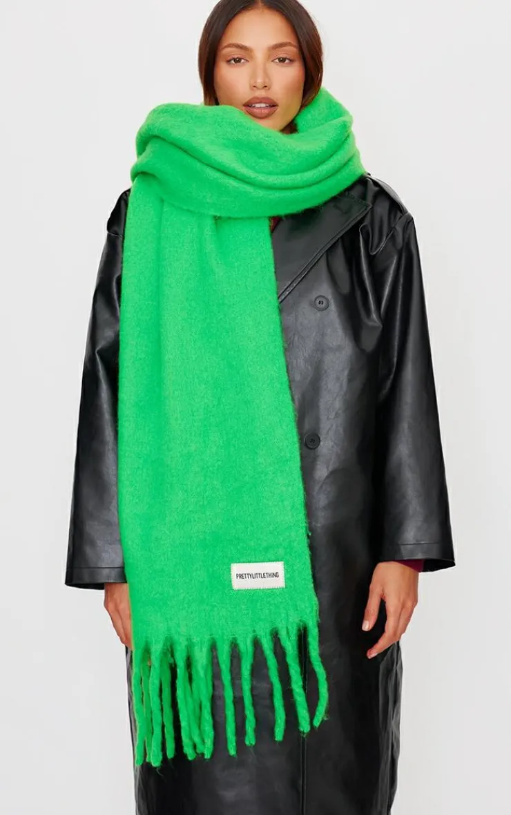 PrettyLittleThing Scarves & Gloves*Logo Blanket Tassel Scarf