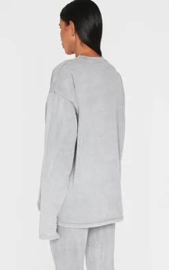 New PrettyLittleThing Embossed Logo Washed Long Sleeve T-shirt Light Grey