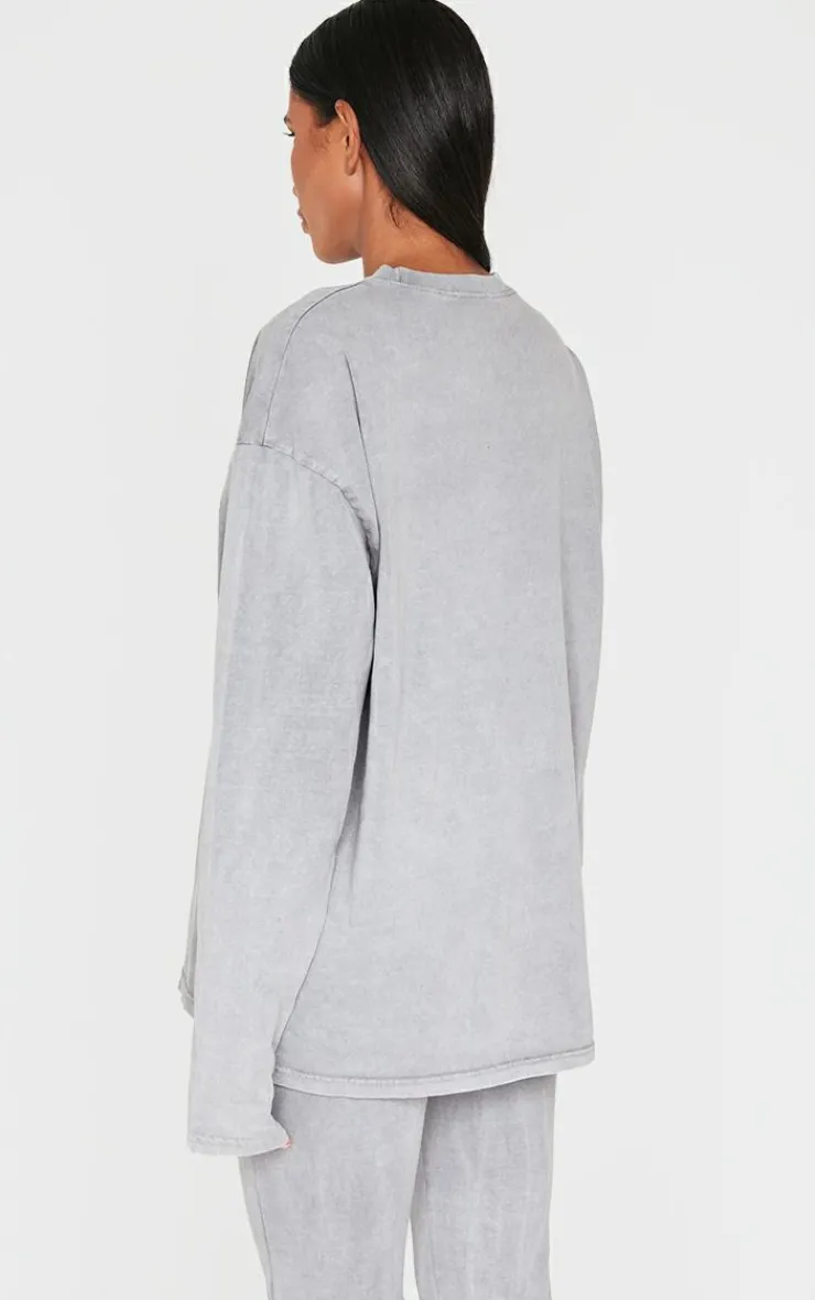 New PrettyLittleThing Embossed Logo Washed Long Sleeve T-shirt Light Grey