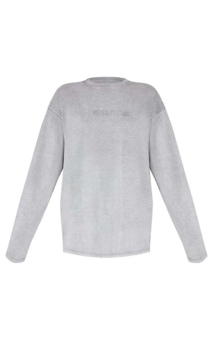 New PrettyLittleThing Embossed Logo Washed Long Sleeve T-shirt Light Grey