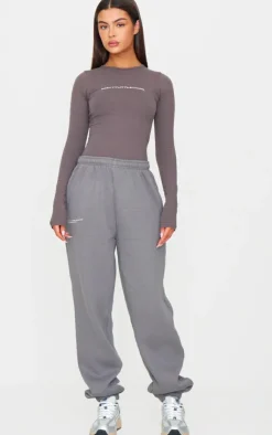 Online PrettyLittleThing Logo Est 2012 Cuffed Sweatpants Charcoal Grey