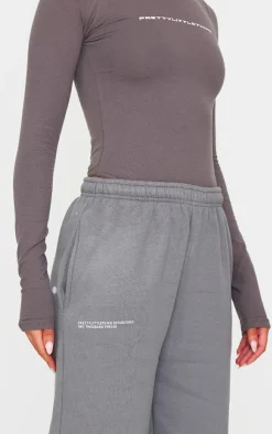 Online PrettyLittleThing Logo Est 2012 Cuffed Sweatpants Charcoal Grey
