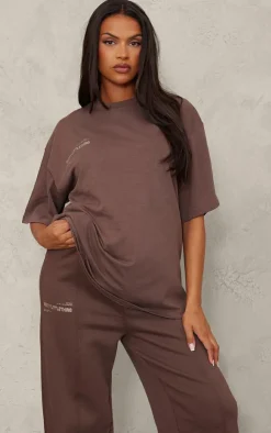 Sale PrettyLittleThing Maternity Logo Oversized T-Shirt Chocolate