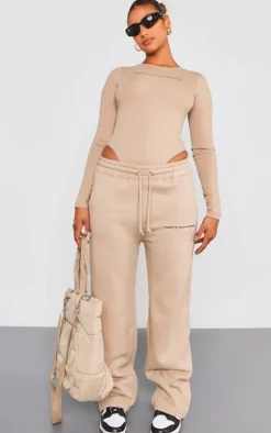 Online PrettyLittleThing Logo Straight Leg Sweatpants Mocha