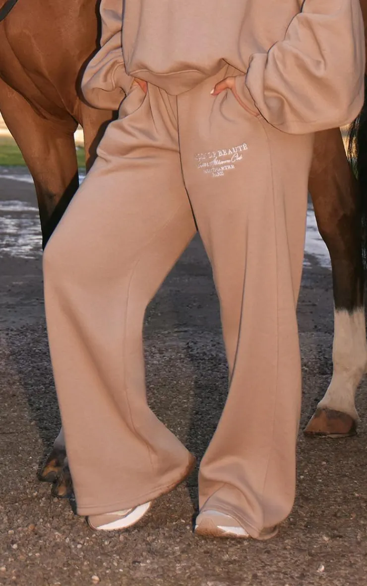 Discount PrettyLittleThing Logo Embroidered Wide Leg Sweatpants Mocha