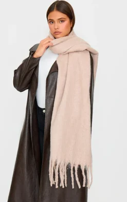 PrettyLittleThing Scarves & Gloves*Logo Blanket Tassel Scarf