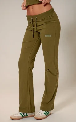 New PrettyLittleThing Badge Low Rise Straight Leg Pants Olive