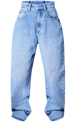 PRETTYLITTLETHING Petite L28 Light Wash Boyfriend Jeans