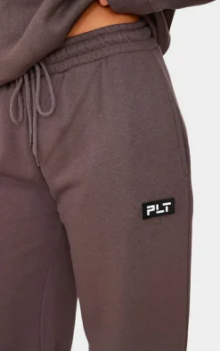 Hot PrettyLittleThing Petite Straight Leg Badge Detail Sweatpants Charcoal