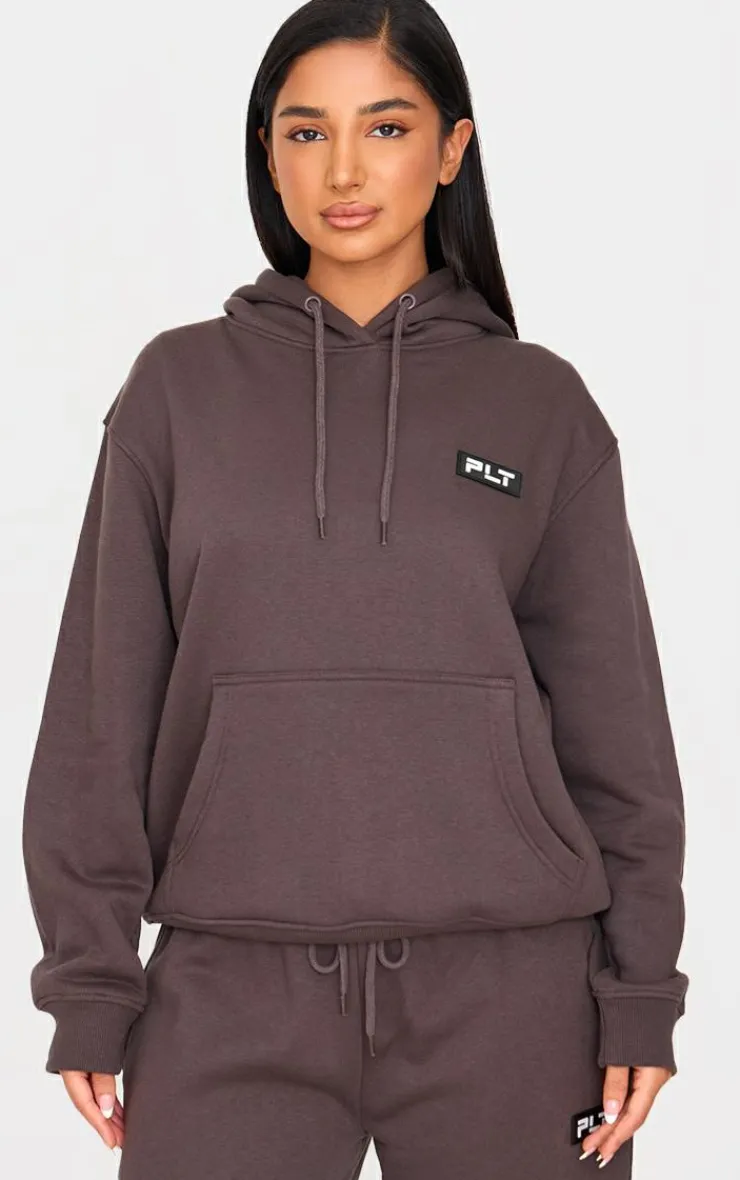 PrettyLittleThing Graphic Sweatsuits*Petite Badge Detail Oversized Hoodie