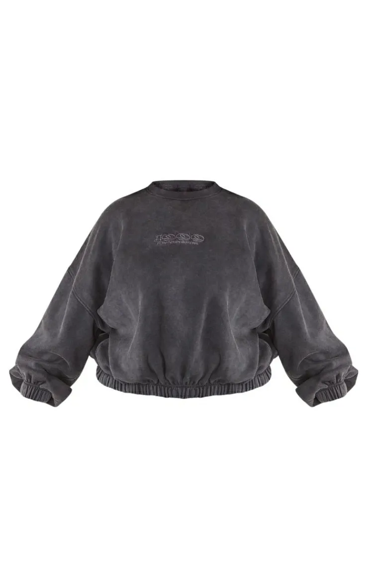 PrettyLittleThing Grey Sweatsuits*Plus Washed Embroidered Oversized Sweatshirt