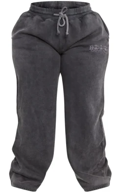 PrettyLittleThing Grey Sweatsuits*Plus Washed Embroidered Sweatpants
