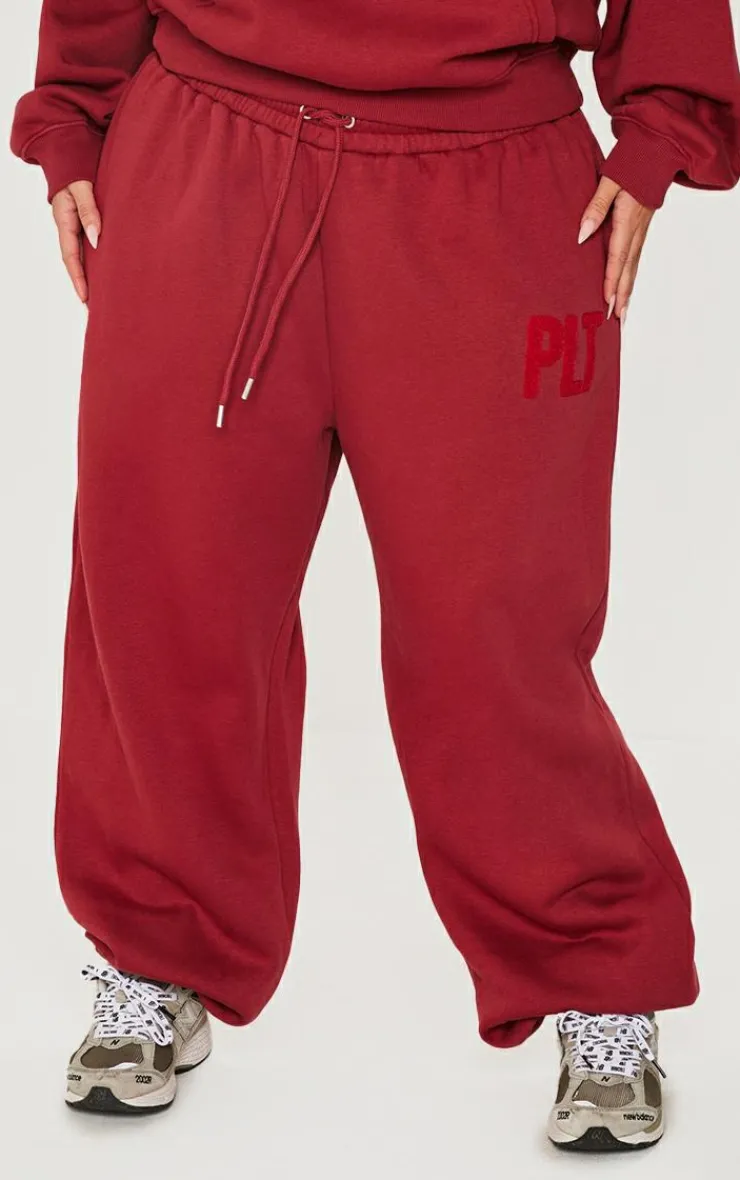 New PrettyLittleThing Plus Borg Applique Cuffed Sweatpants Dark Red