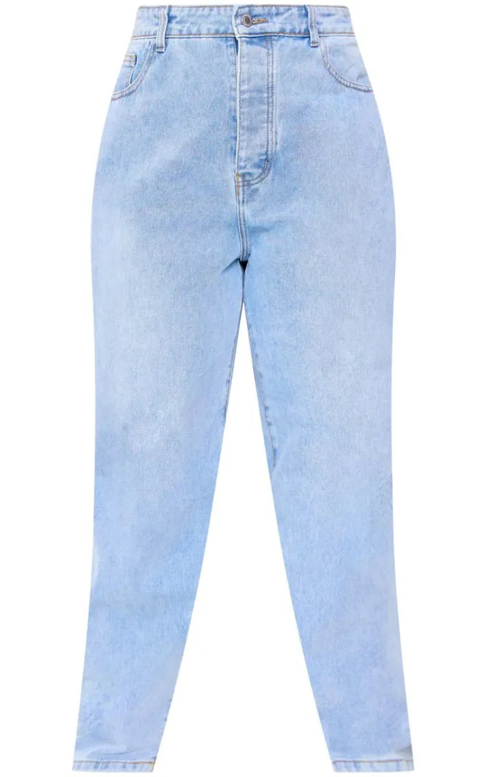 PRETTYLITTLETHING Plus Light Blue Wash Boyfriend Jeans