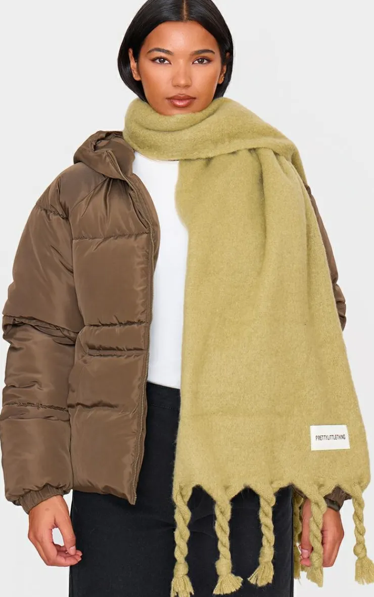 PrettyLittleThing Scarves & Gloves*Tab Fuzzy Blanket Scarf