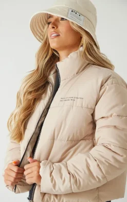 PrettyLittleThing Gym Wear*Text Front Funnel Neck Cropped Puffer Jacket