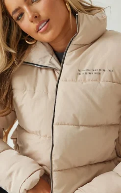 PrettyLittleThing Gym Wear*Text Front Funnel Neck Cropped Puffer Jacket