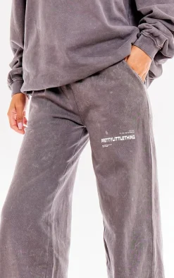 PrettyLittleThing Grey Sweatsuits*Washed Charcoal Print Oversized Wide Leg Sweatpants