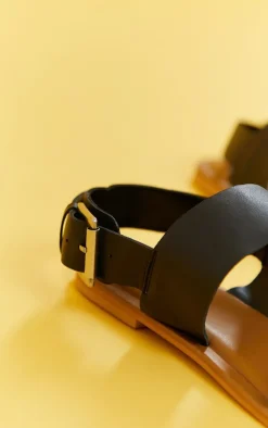 PrettyLittleThing Wide Fit Sandals*Real Leather Wide Fit Thick Double Strap Buckle Fastening Flat Sandals