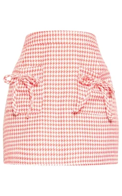 Hot PrettyLittleThing Boucle Bow Detail Pocket Mini Skirt Red