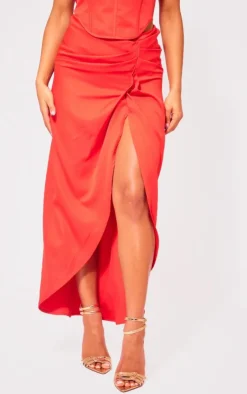 New PrettyLittleThing Woven Ruched Skirt Midaxi Skirt Red