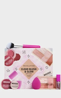 PrettyLittleThing Christmas Shop*Revolution Cloud Blush And Glow Highlight Gift Set