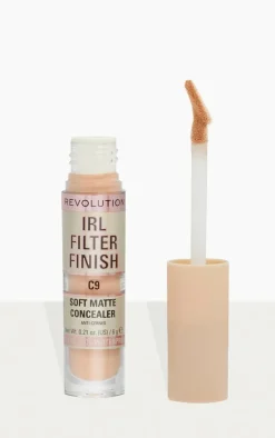 PrettyLittleThing Contouring*Revolution Irl Filter Finish Concealer -